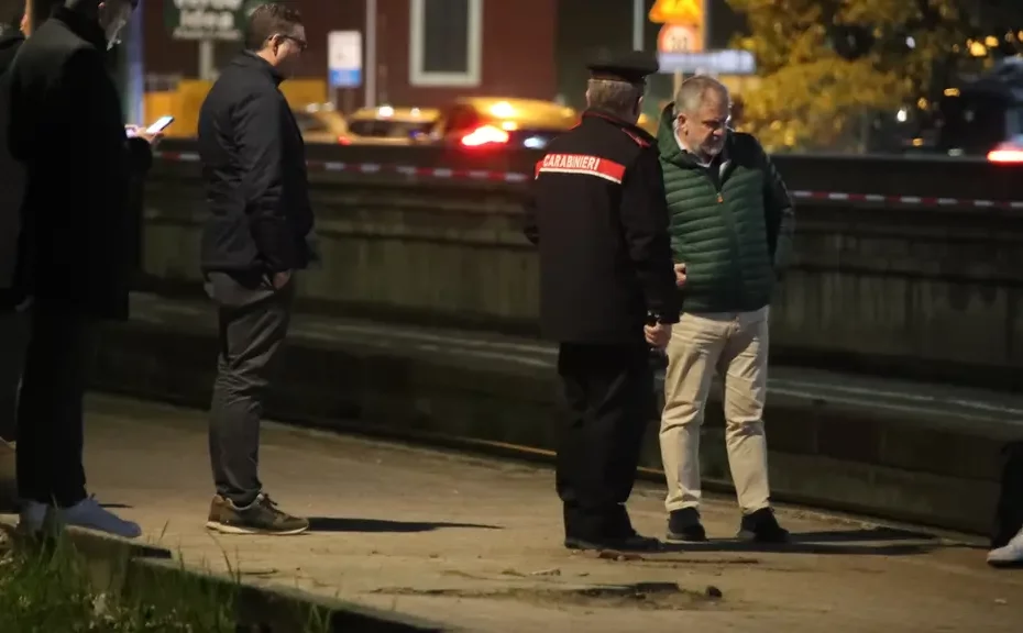 Gli inquirenti sul luogo della tragedia di San Pietro di Berbenno, dove hanno perso la vita due ragazzini travolti da un treno.