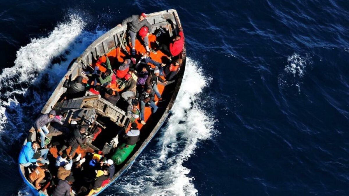 Bimba migrante muore annegata peschereccio ruba morite
