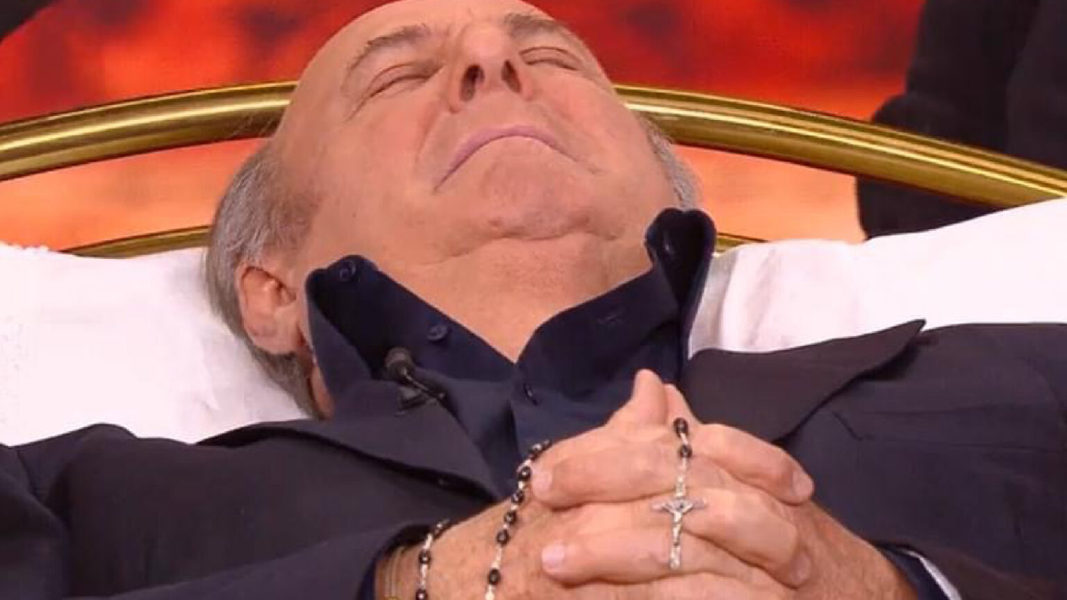 Jerry Scotti, ma cosa gli hanno fatto? Business.it