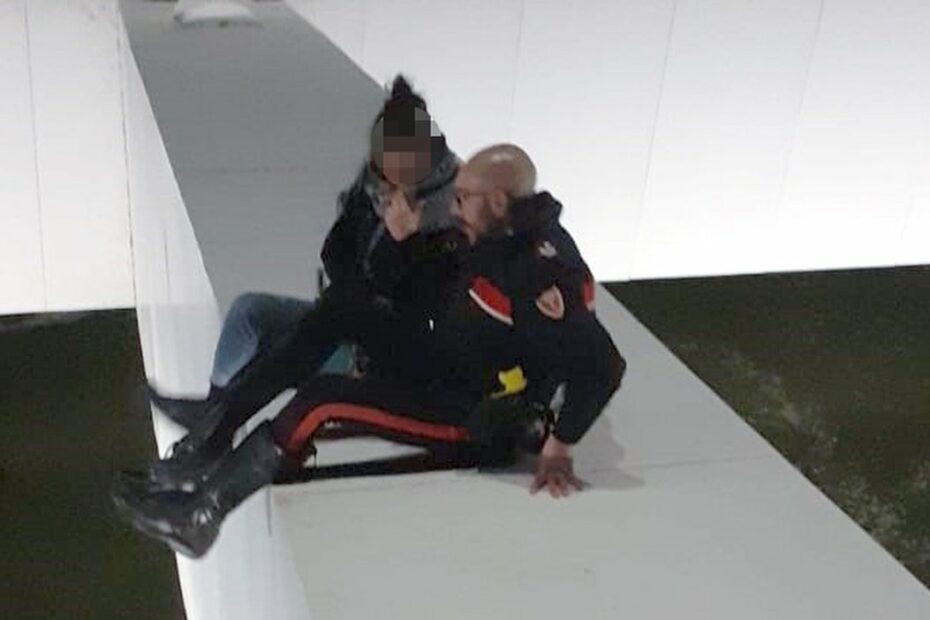 Alessandria ponte Meier carabiniere