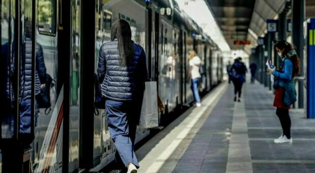 Milano stazione violenza sessuale