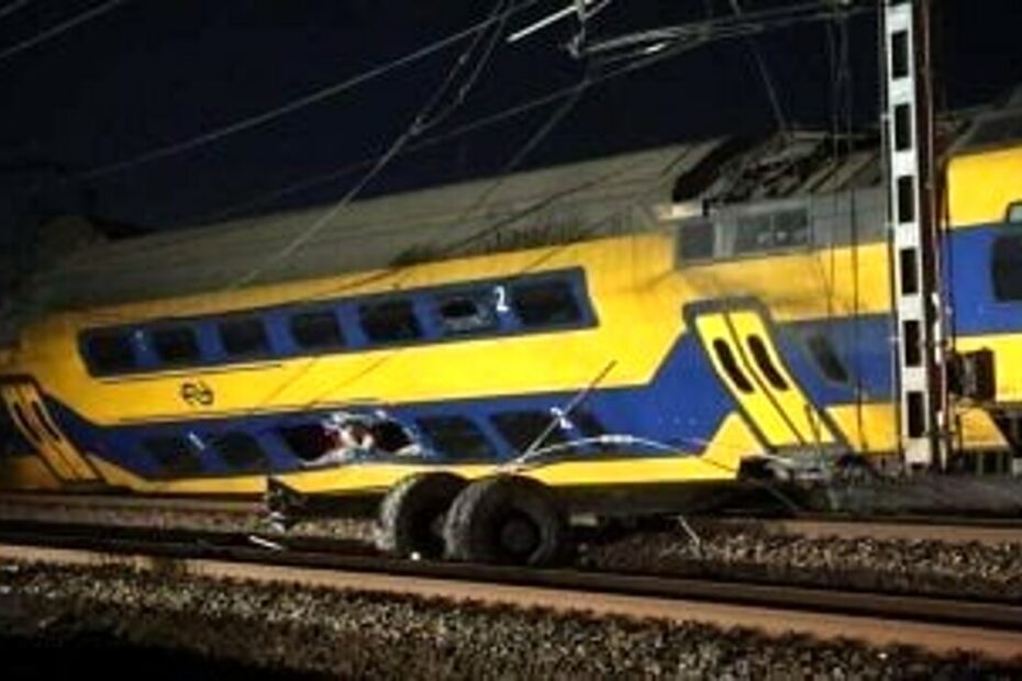 Voorschoten Olanda scontro treni