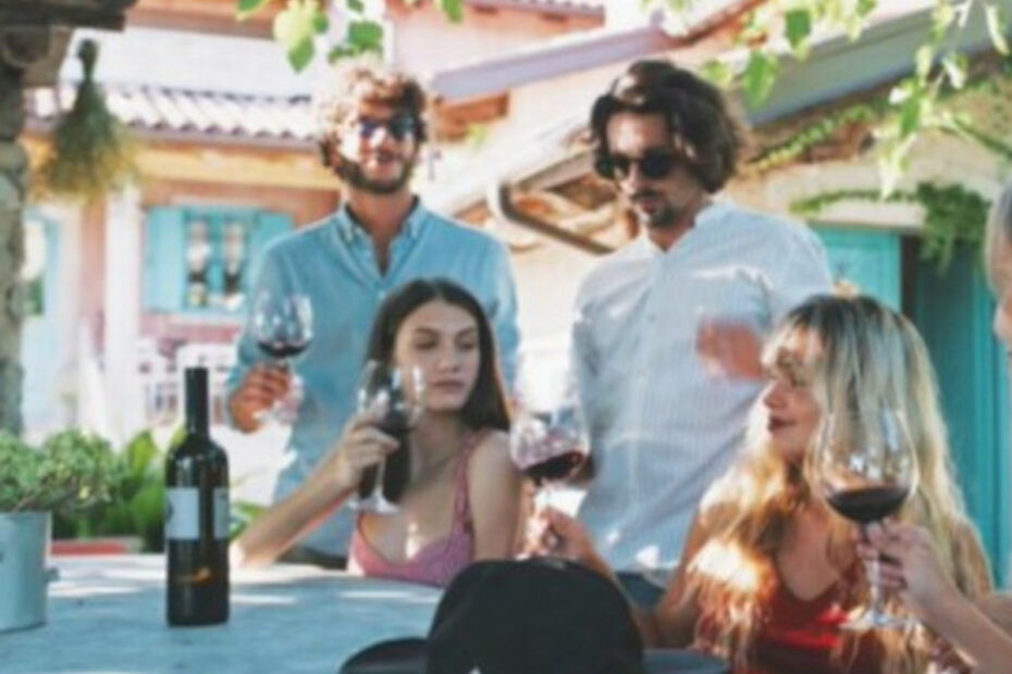 Open to meraviglia Lucarelli