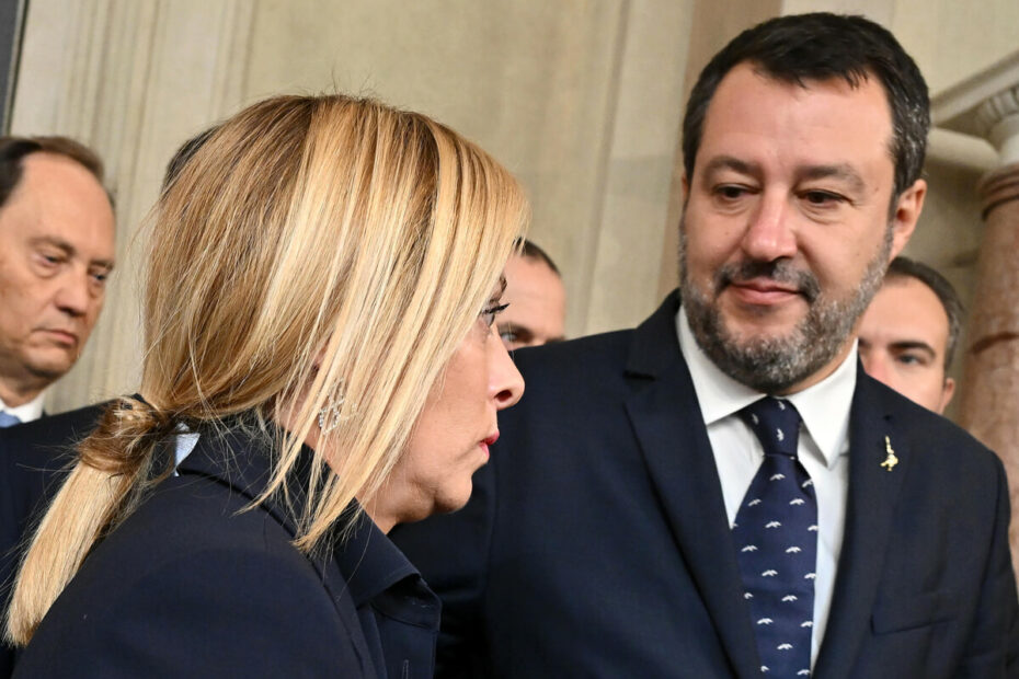 Meloni Salvini migranti Cutro