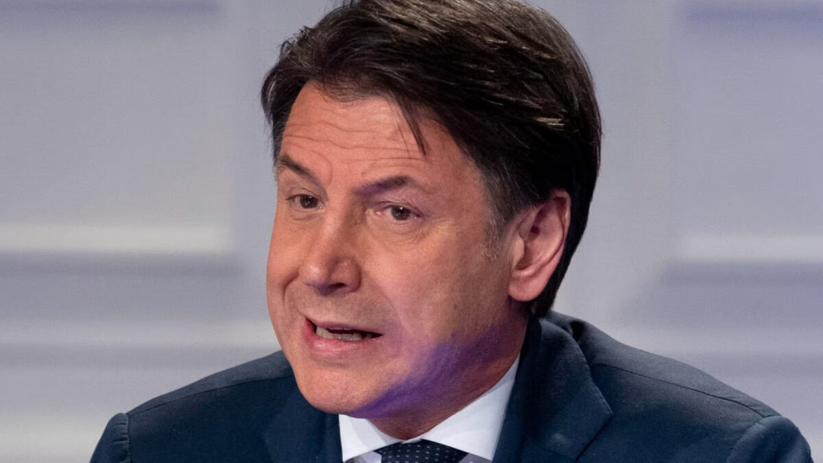 Giuseppe Conte aggredito da un novax