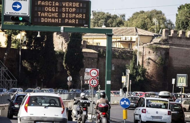 roma cambiano regole auto