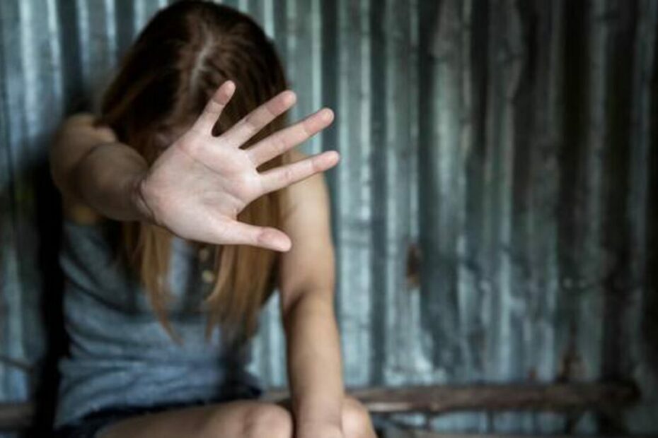 Latina ragazza rapita violentata