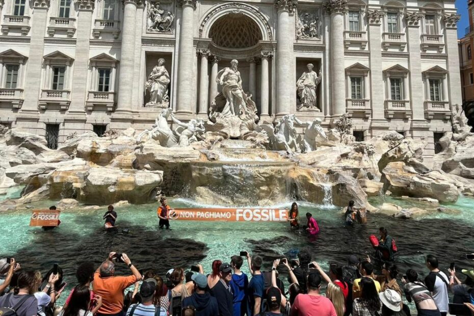 Ultima Generazione Fontana Trevi