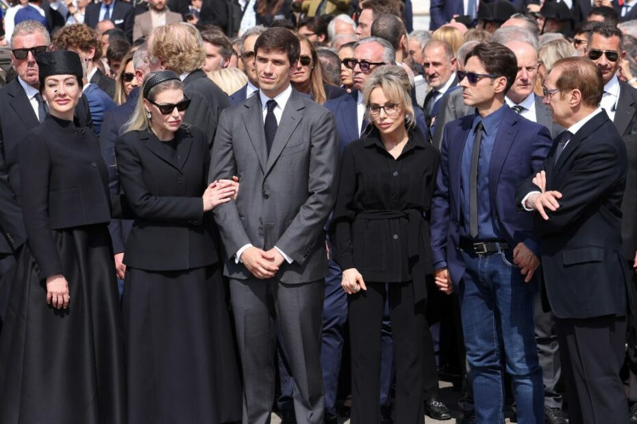 testamento Berlusconi soldi figli