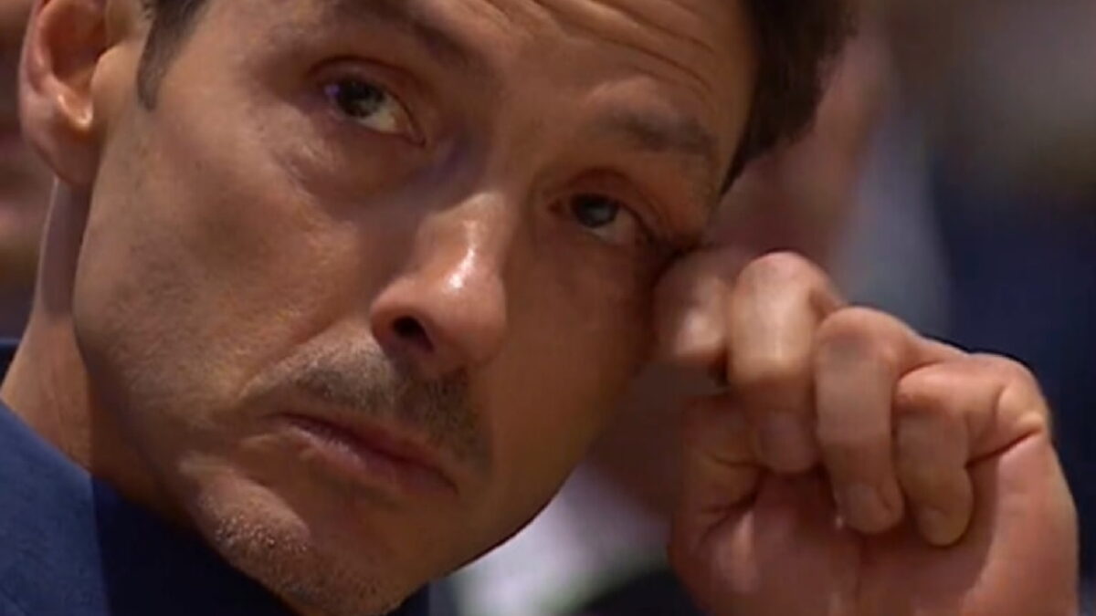 Pier Silvio Berlusconi lacrime
