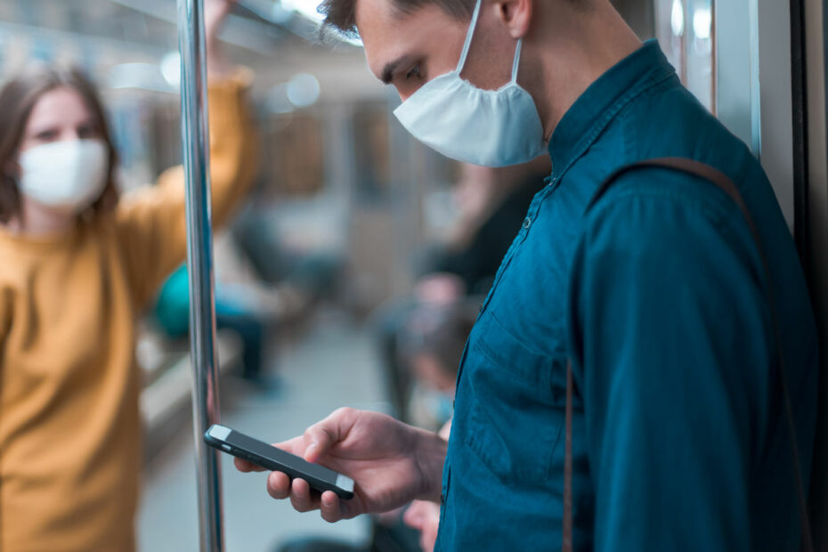 Covid variante Pirola mascherine