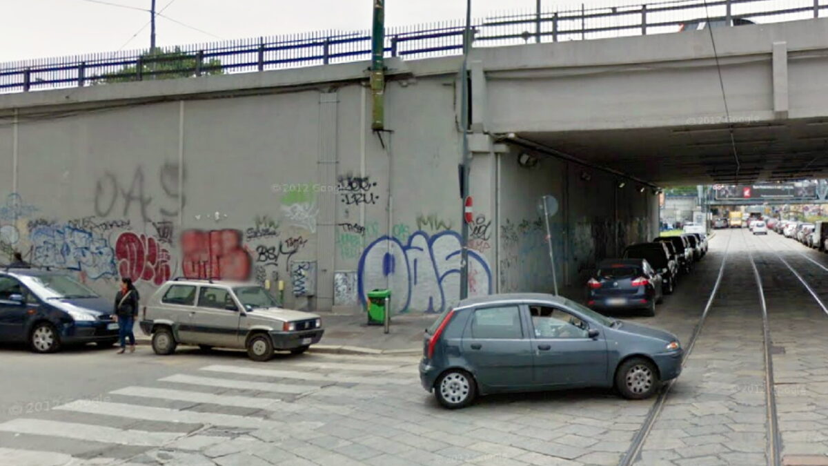 Milano diciottenne violentata sconosciuto