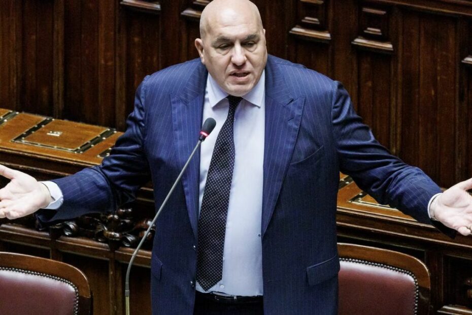 Guido Crosetto affitto superattico