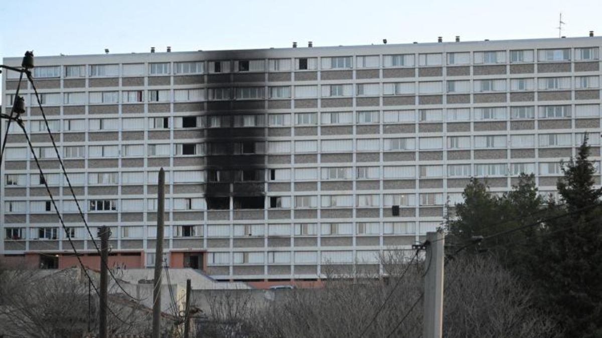 incendio Marsiglia bambino morto