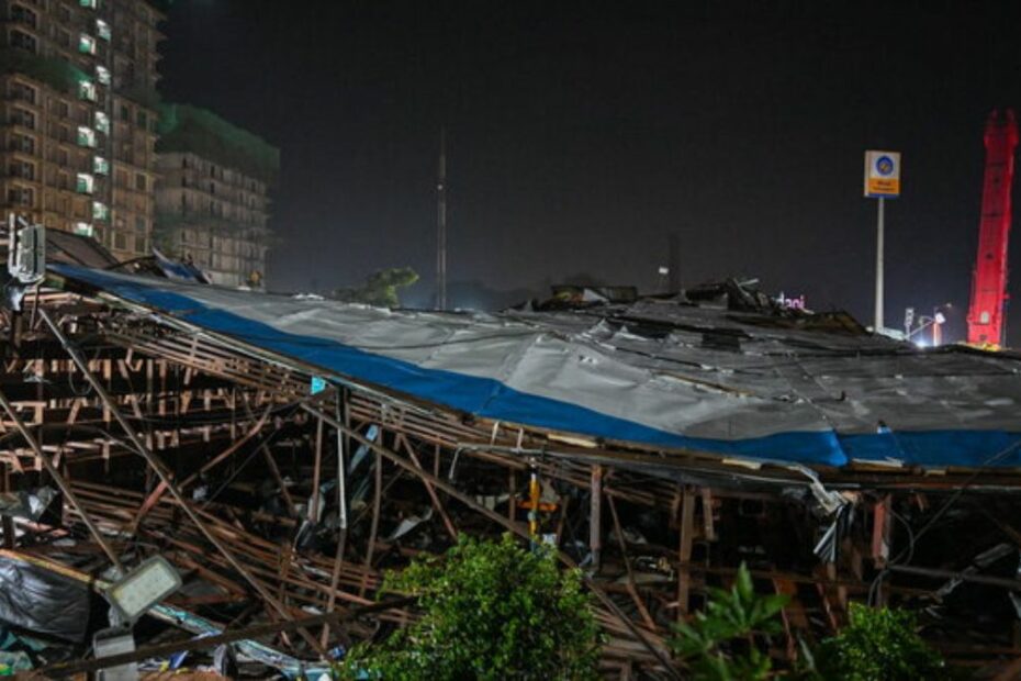 India cartellone pubblicitario morti