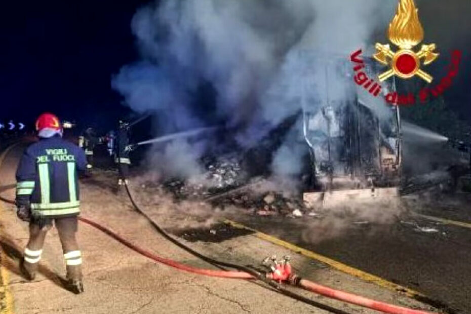 Tir fiamme autostrada A1