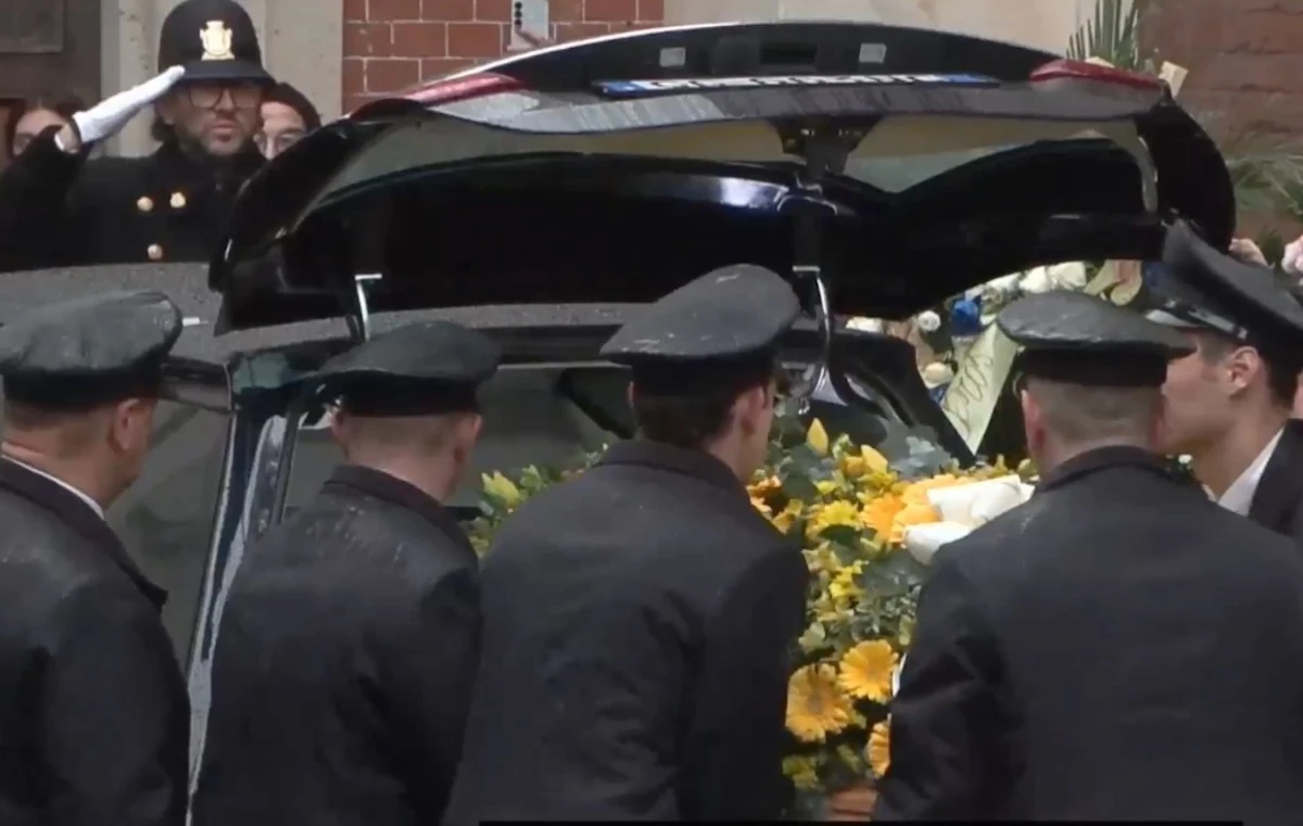 Fabio Fazio e Luciana Littizzetto durante i funerali di Ornella Vanoni