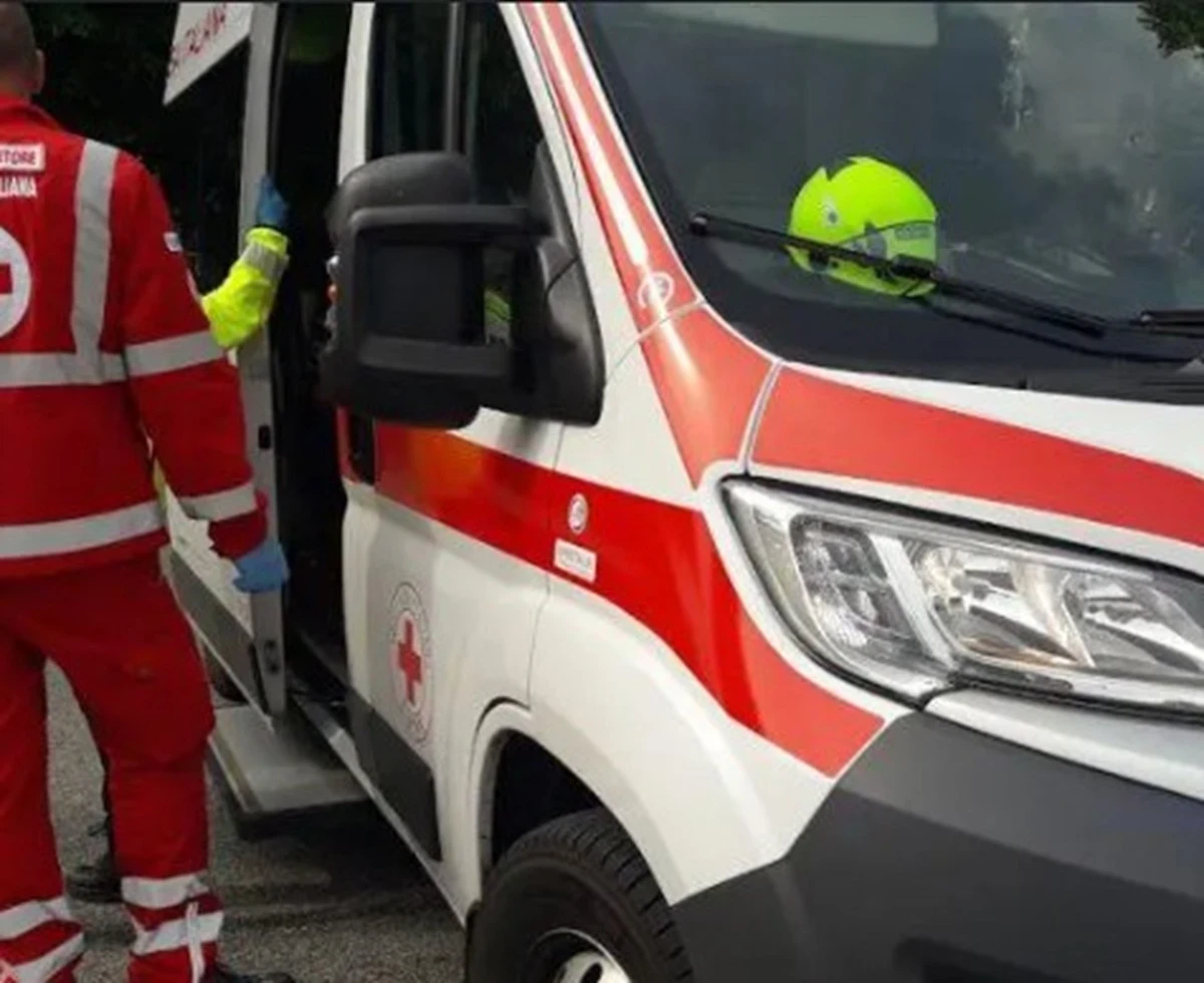 Ambulanza intervenuta sul luogo della tragedia a Soci