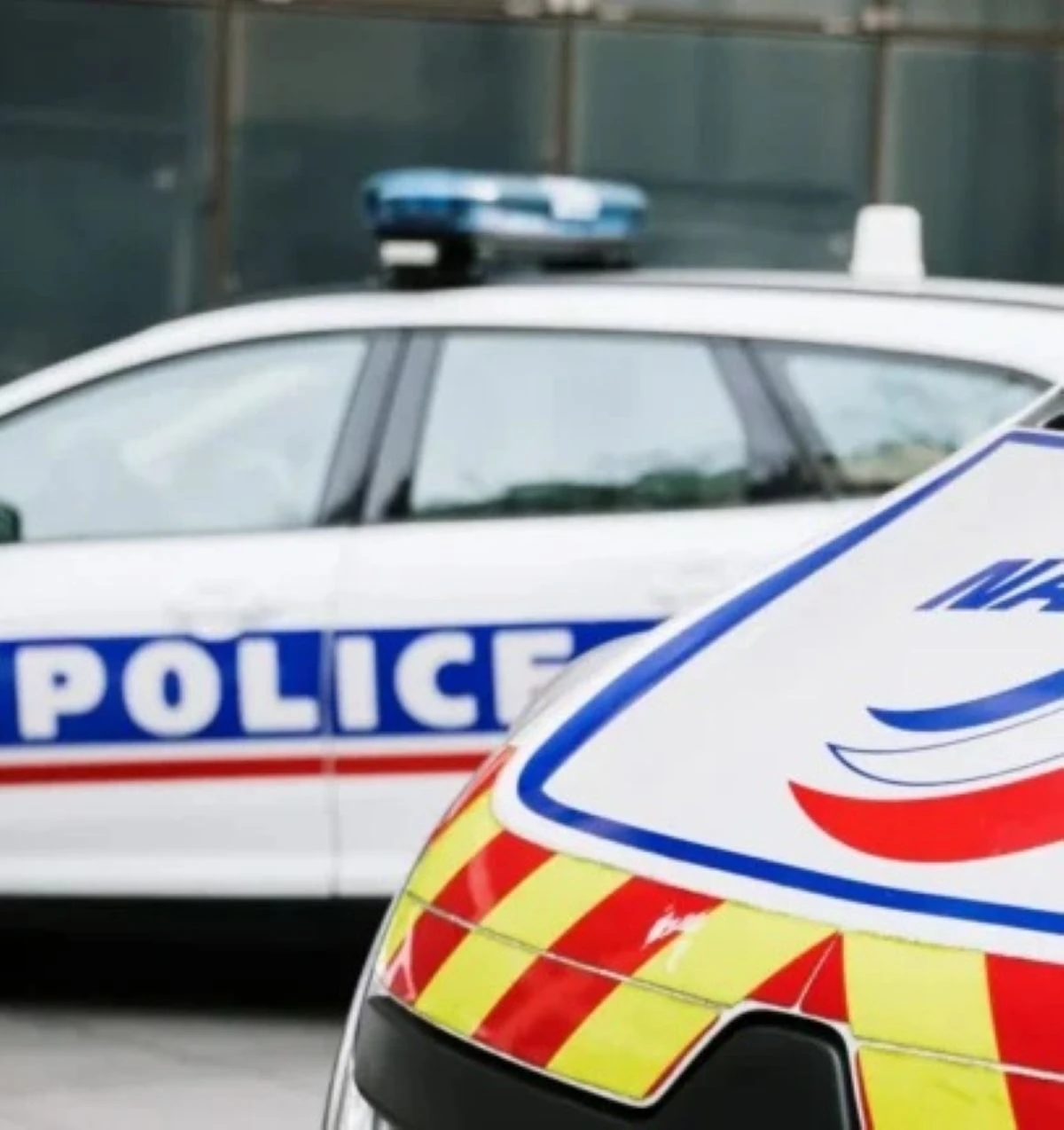 Polizia e soccorritori a Bayeux dopo il tragico evento