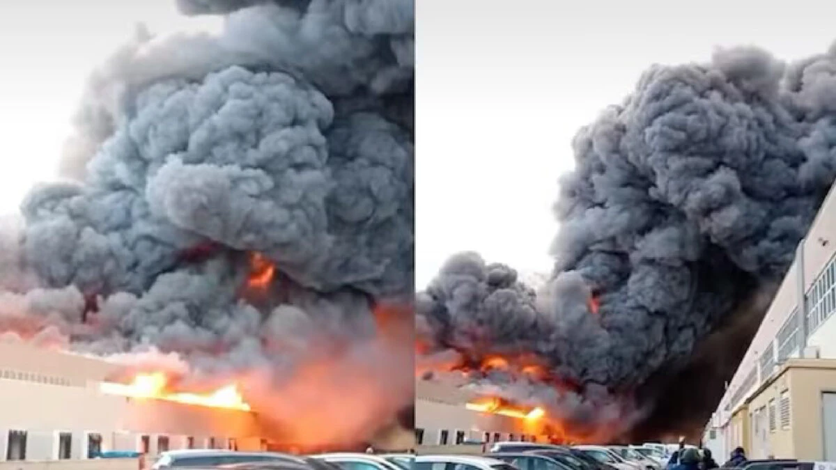 Incendio al Terminal Puglia con fiamme alte e colonna di fumo nero