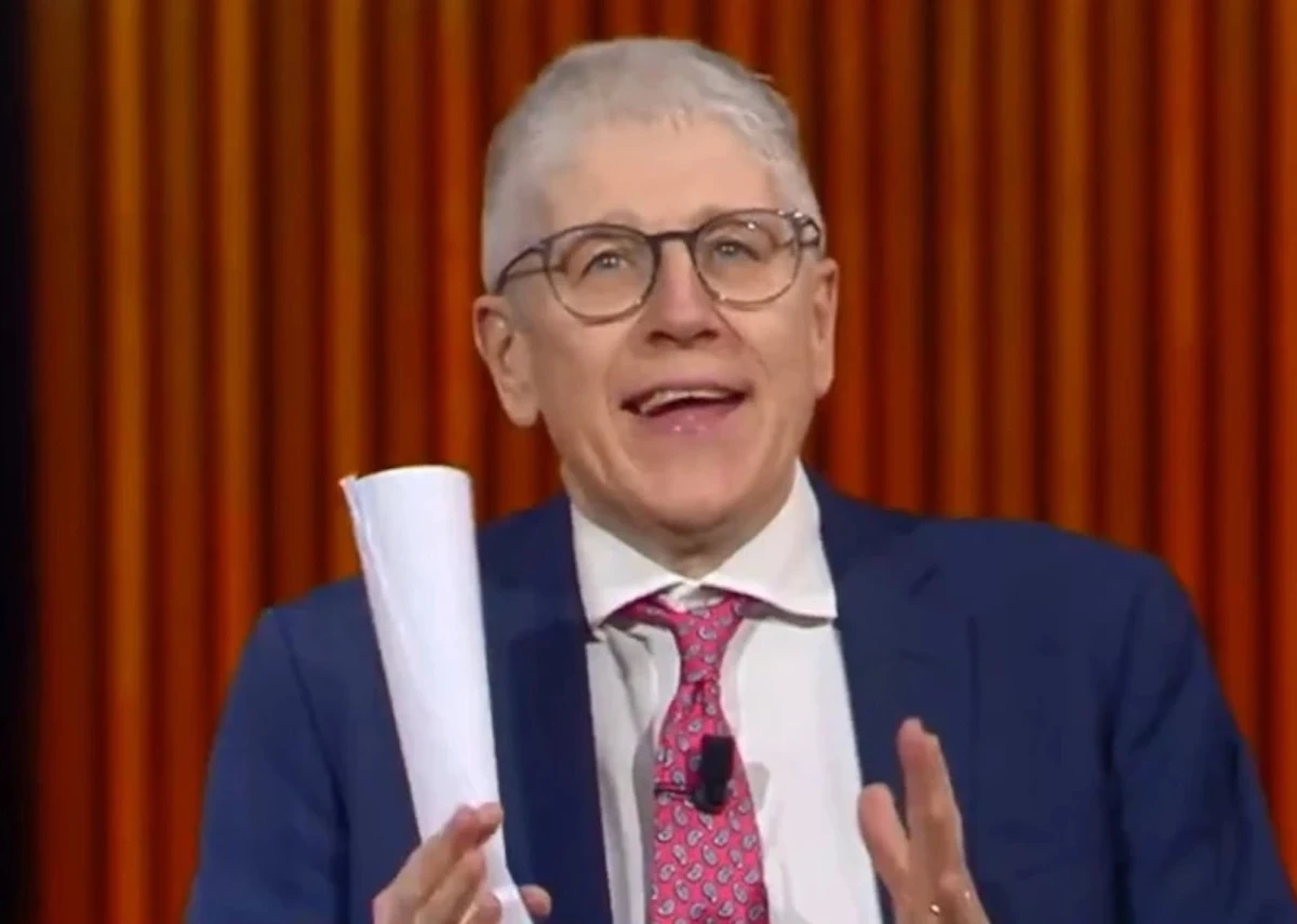 Mario Giordano durante la conduzione di Dritto e Rovescio