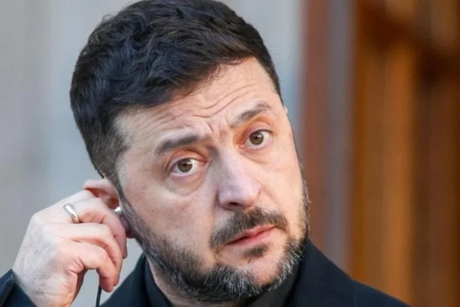 Volodymyr Zelensky durante una conferenza stampa in Ucraina