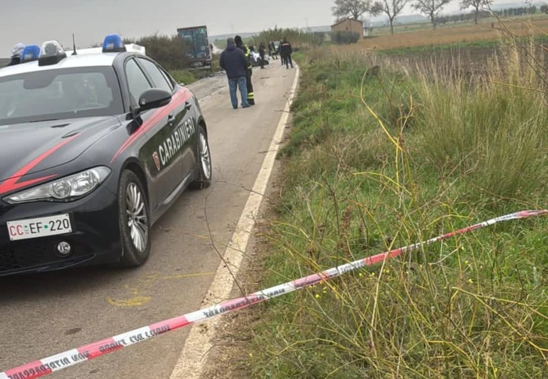 Carabinieri sul luogo dell'incidente