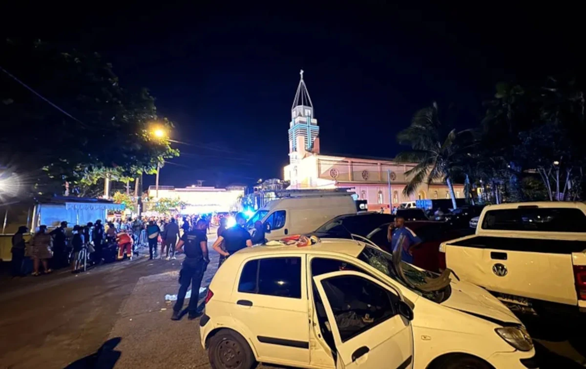 Veicolo fermo dopo l'incidente nei mercatini di Natale