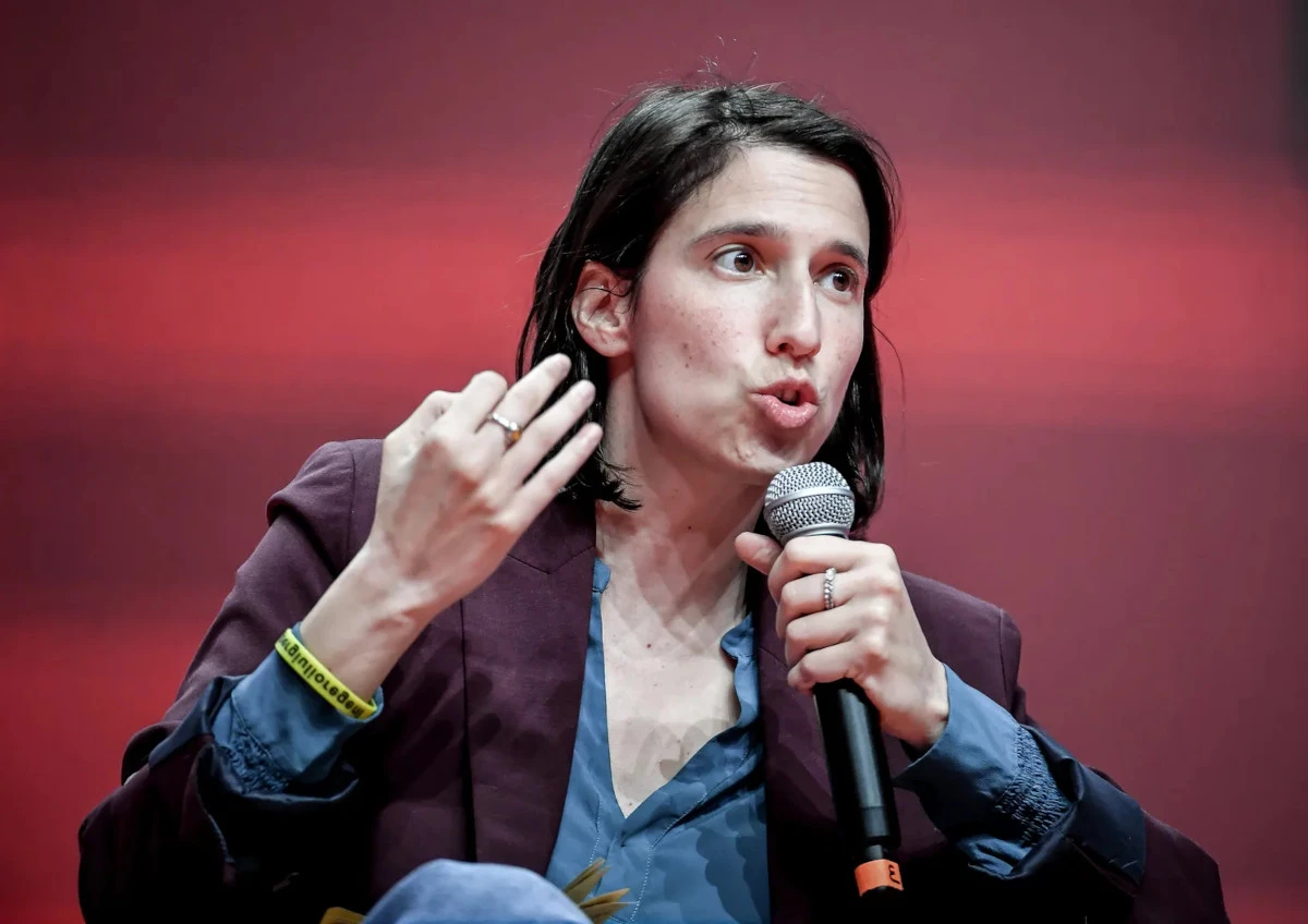 Elly Schlein durante un intervento pubblico