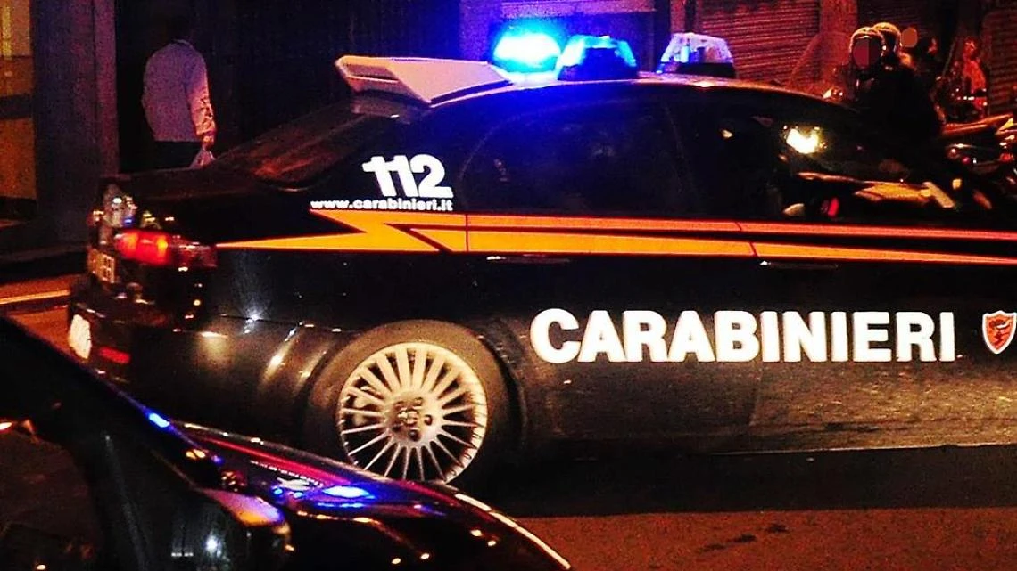 Auto dei Carabinieri durante i rilievi a Pertegada
