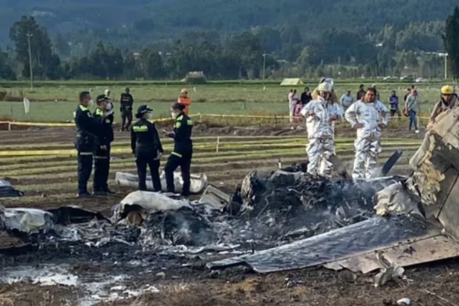 aereo precipita morto cantante