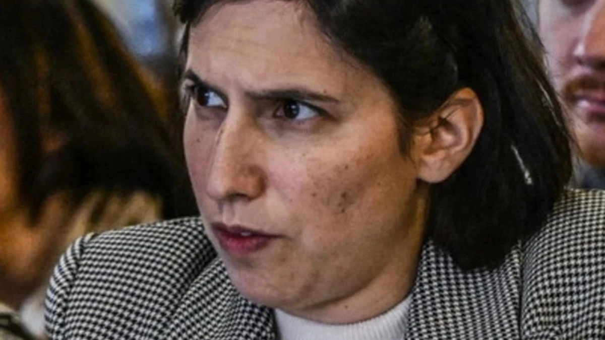 Manifestazione politica con simboli dei Riformisti