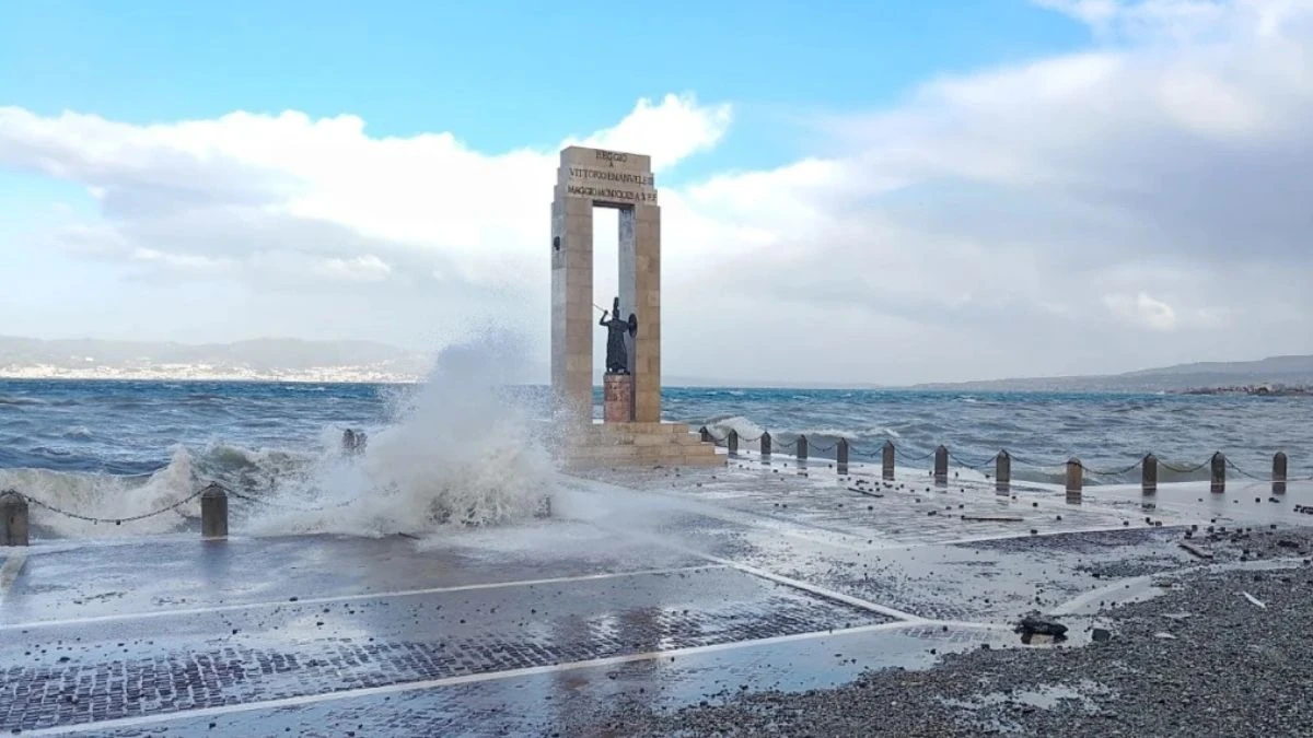 Danni sul Lungomare di Reggio Calabria dovuti al maltempo