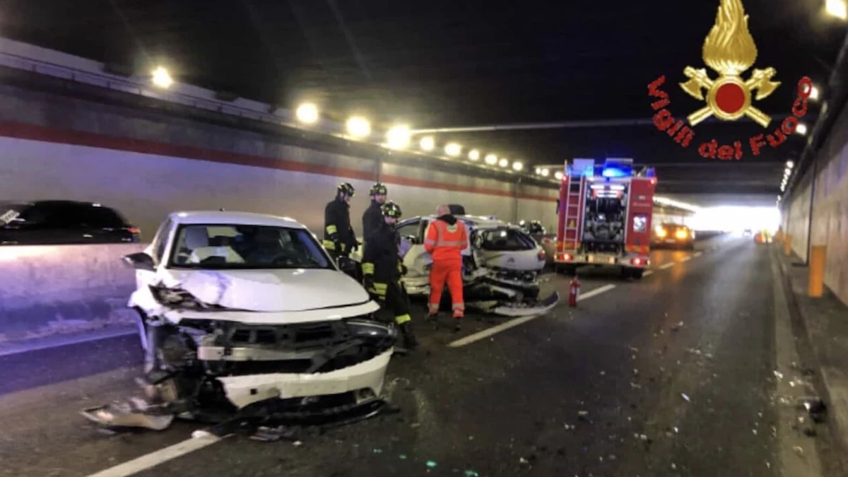 Incidente sulla Superstrada di Malpensa con tre automobili coinvolte e soccorsi in azione