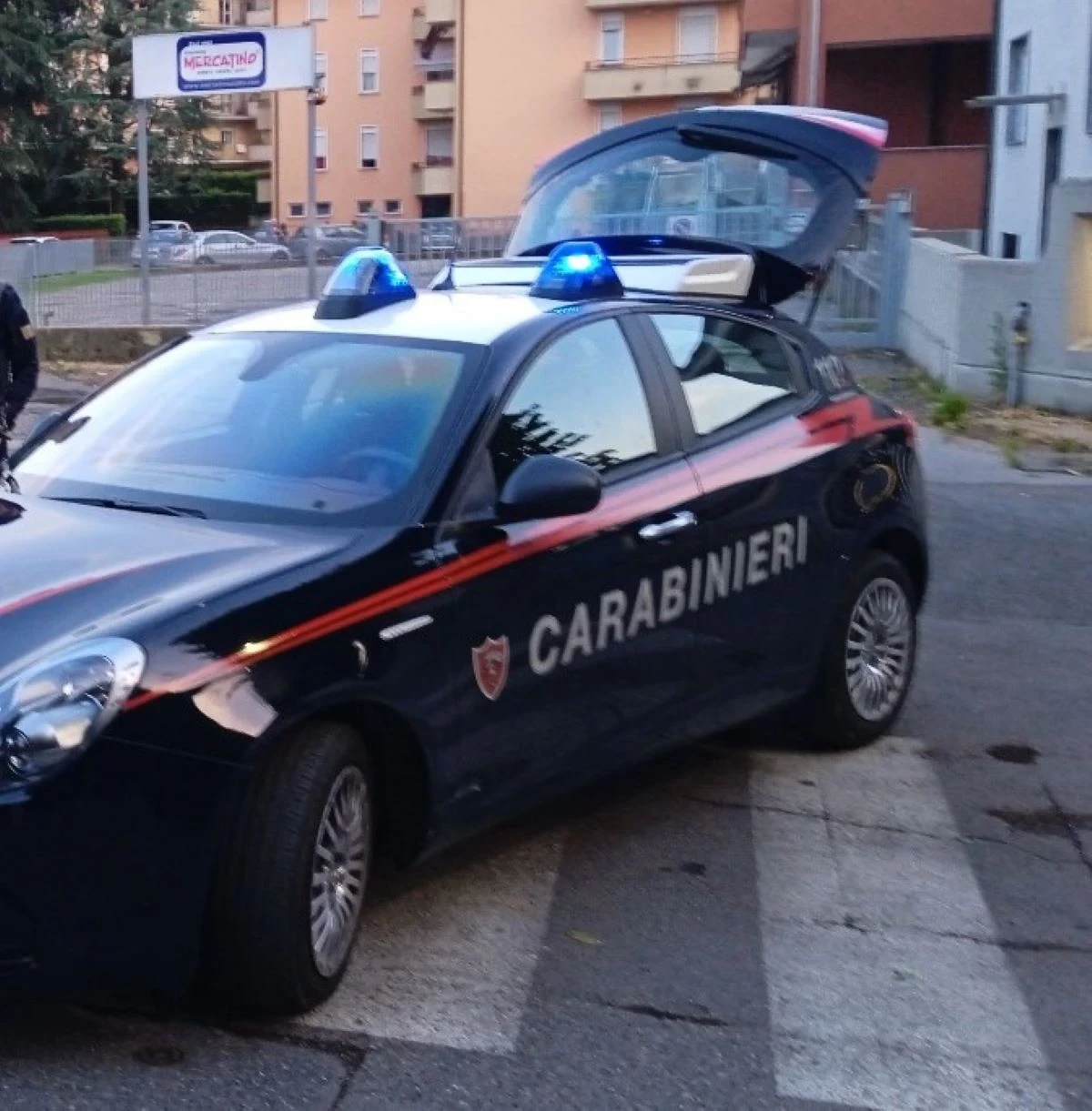 Carabinieri: operazione notturna con ordinanze di custodia cautelare e perquisizioni