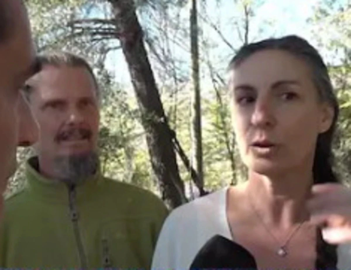 Famiglia nel bosco, immagine del caso