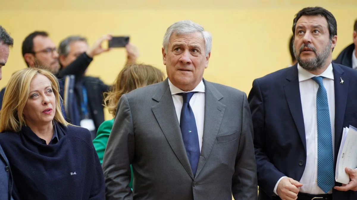 Antonio Tajani in un incontro politico