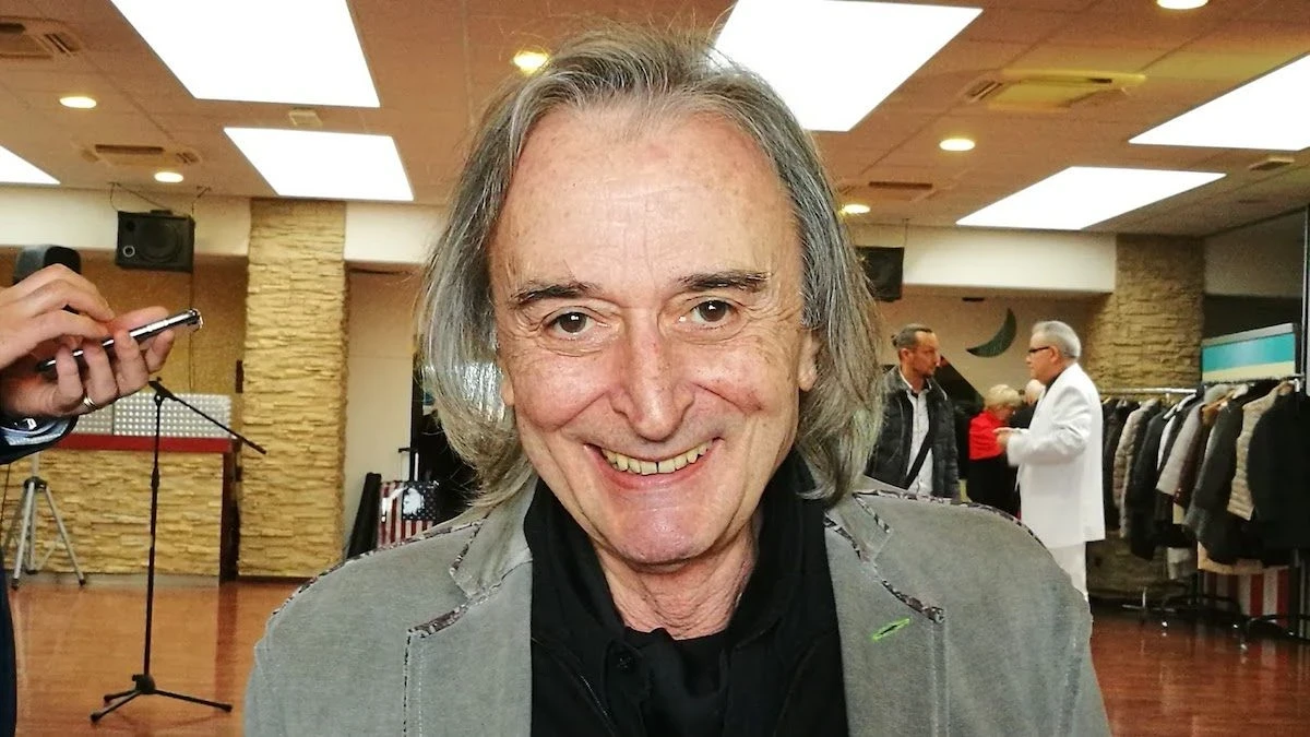 Paki Canzi, immagine commemorativa del frontman dei Nuovi Angeli