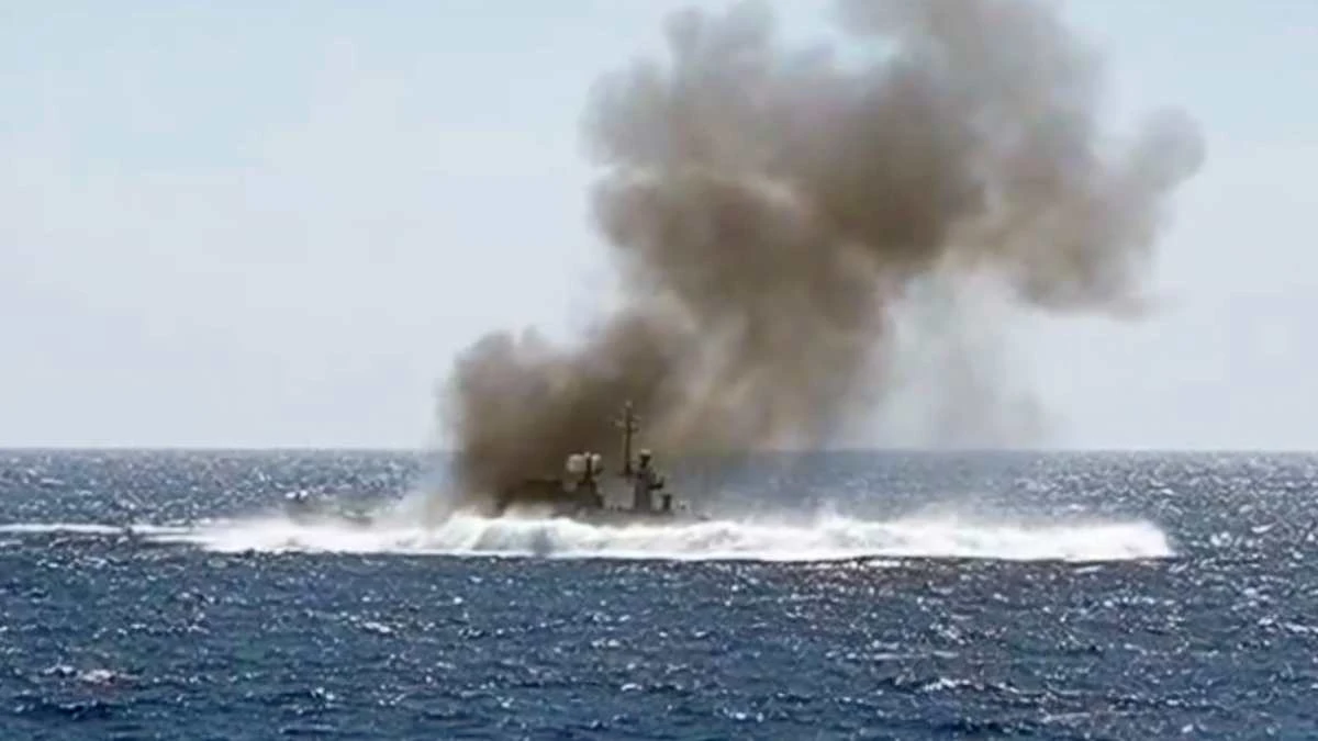 Nave iraniana affondata nel Golfo di Oman