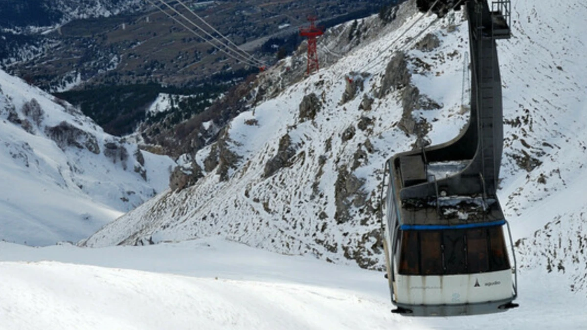 Cabina di ovovia precipitata sulle Alpi svizzere a Engelberg