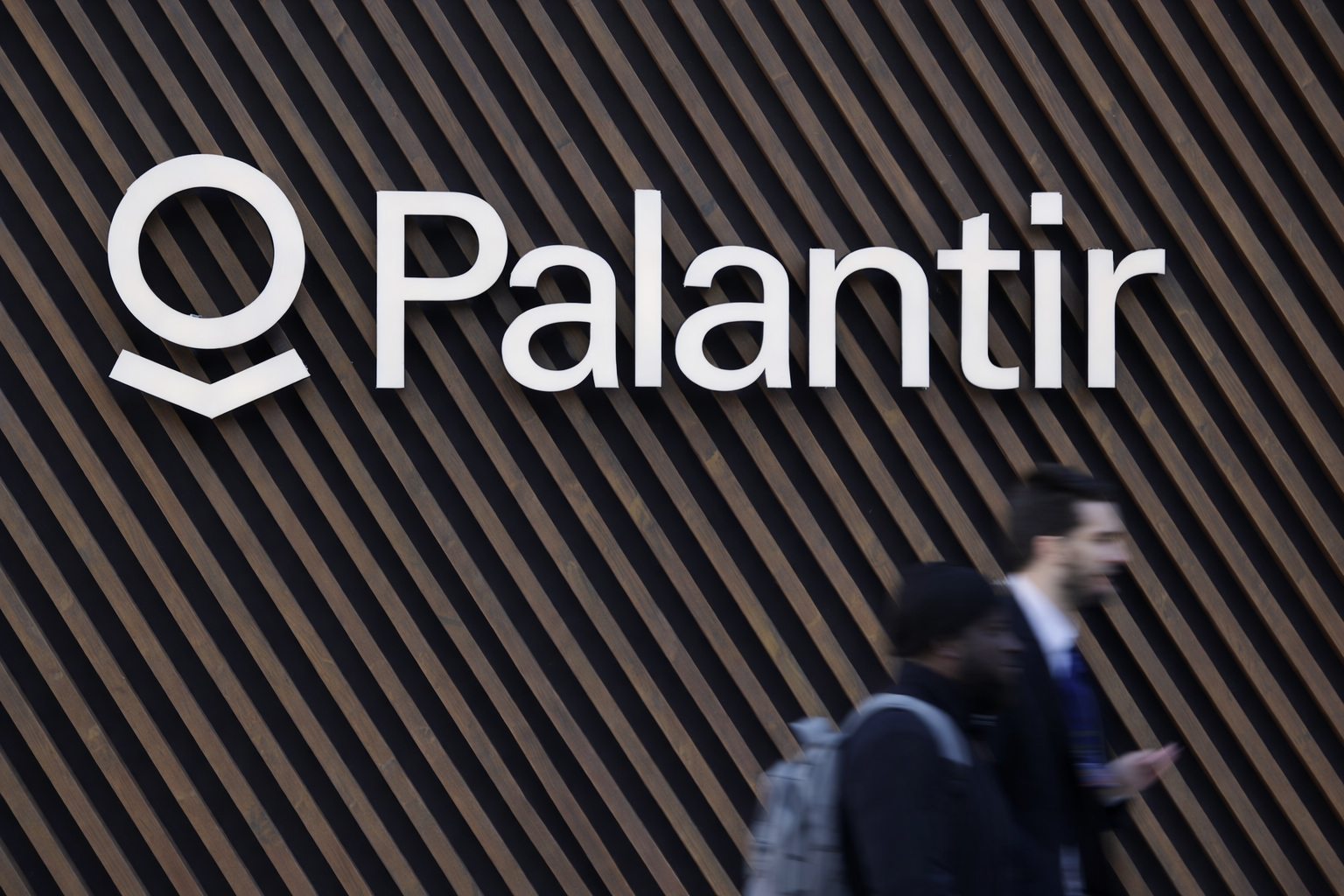 Palantir, il mattone della finanza e il cemento dei dati dei dipartimenti