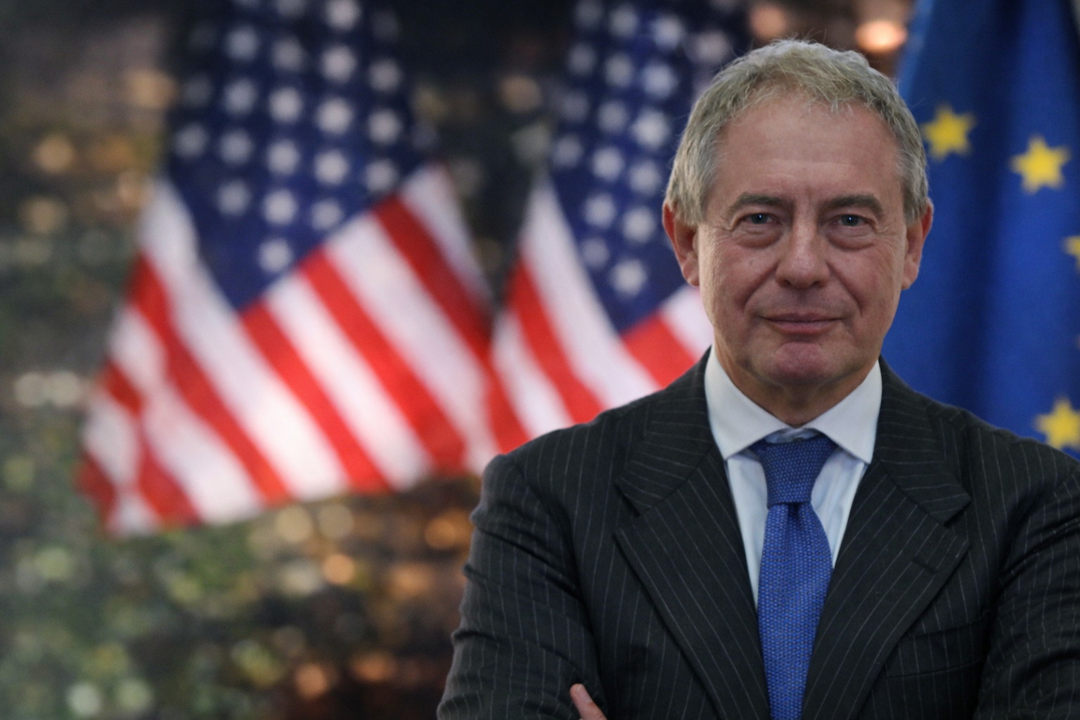 Urso negli USA, ma l’industria frena: il problema è in Italia.