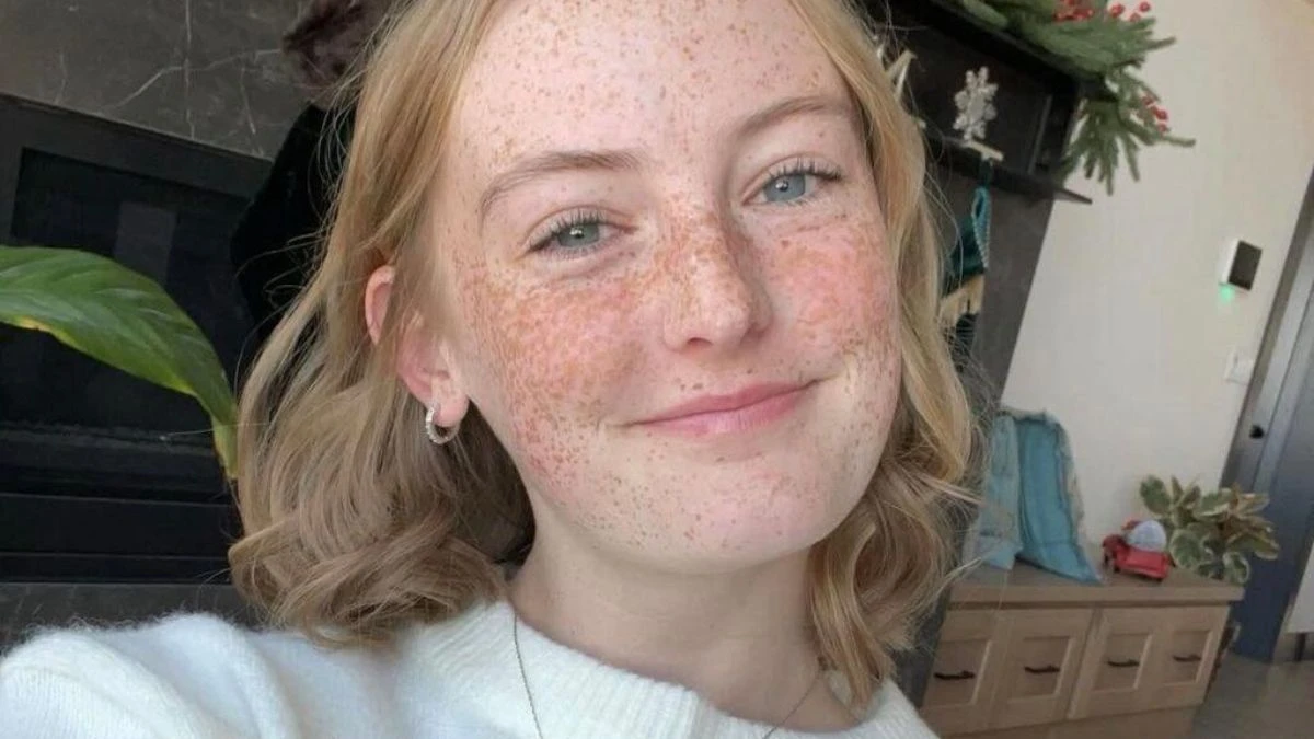 Ragazza con lenti a contatto