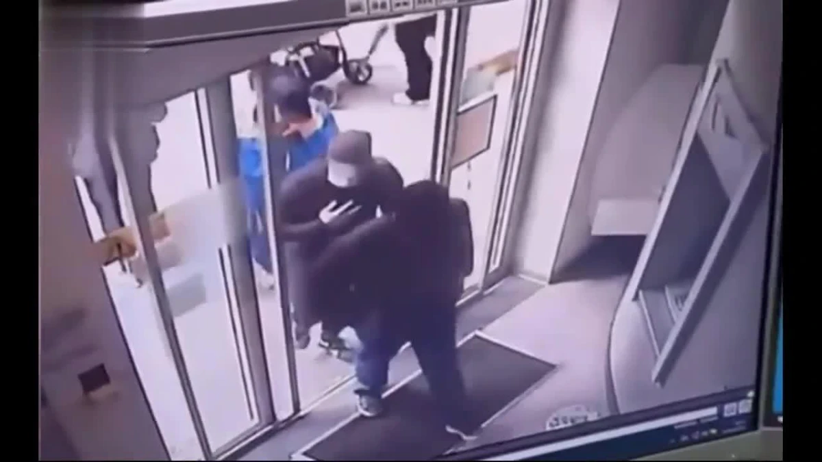 Napoli, immagine legata alla rapina in banca del 16 aprile 2026