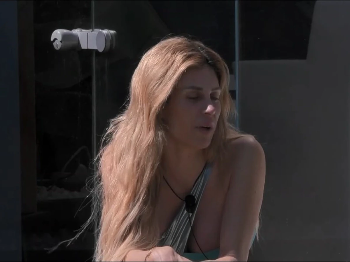 Paola Caruso in confessione al GF Vip