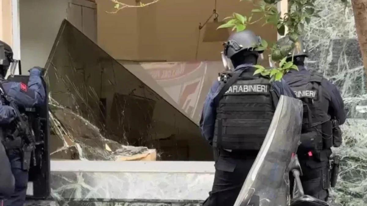 Napoli, indagini sulla rapina: ricostruzione dell’azione e accesso ai sotterranei