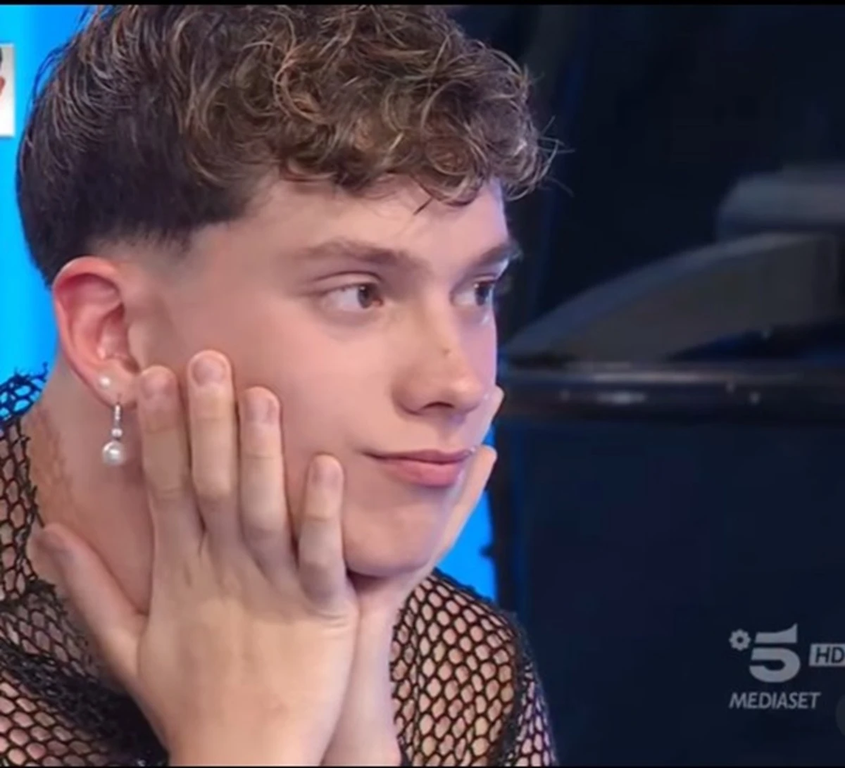 Alessio Di Ponzio durante una performance ad Amici 25