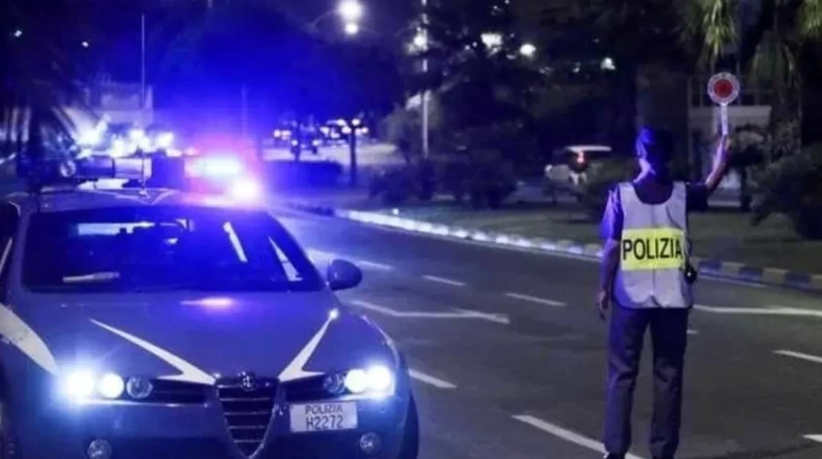 Passeggero ferito in un incidente: il giudice riduce il risarcimento se era consapevole dell’ubriachezza del conducente