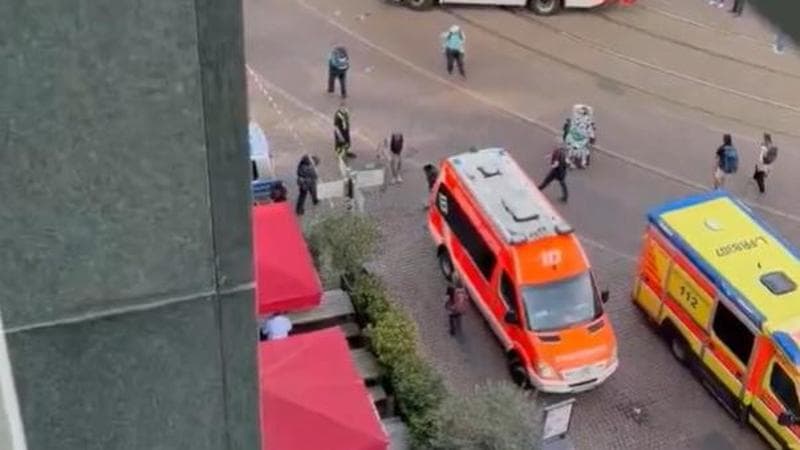 auto folla lipsia morti