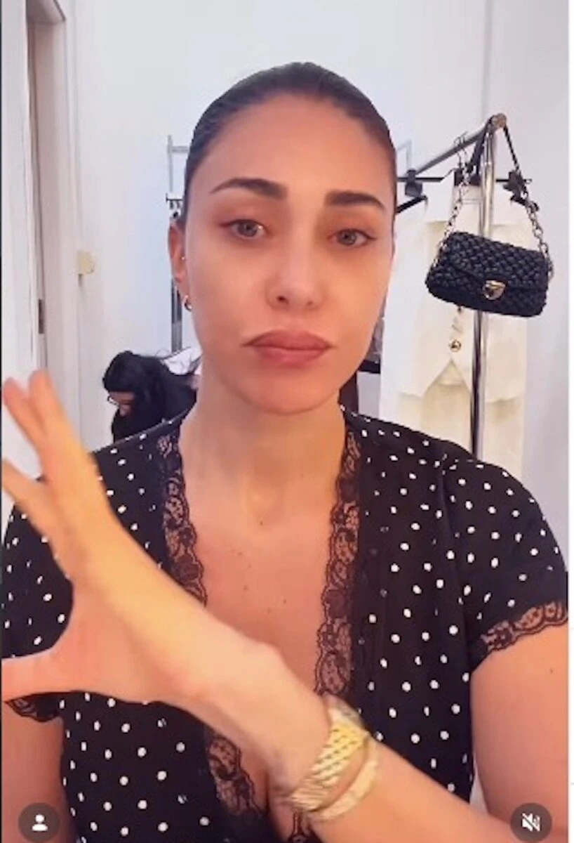 Belen Rodríguez durante un momento di preoccupazione prima del malore